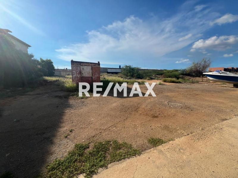 SE VENDE PARCELA DE TERRENO. PUERTA MARAVEN