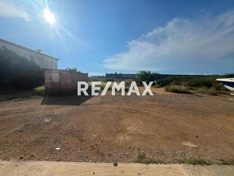 SE VENDE PARCELA DE TERRENO. PUERTA MARAVEN