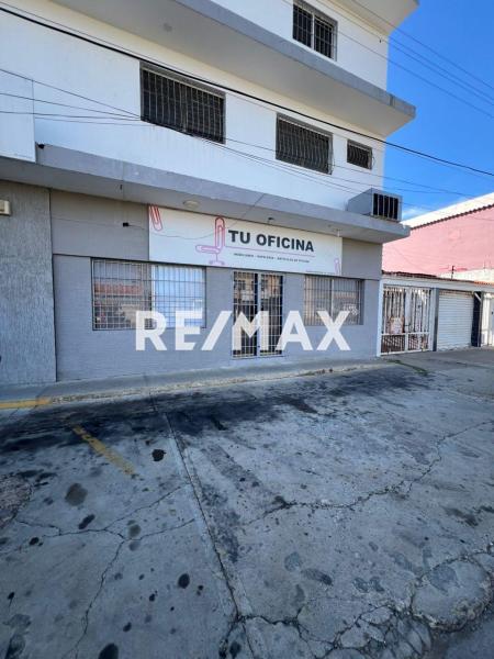 Local Comercial en Alquiler, Avenida Jacinto Lara,  Punto Fijo.