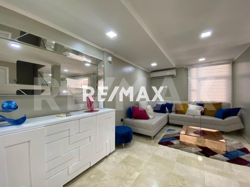 Townhouse en venta en Terranova. Punto Fijo