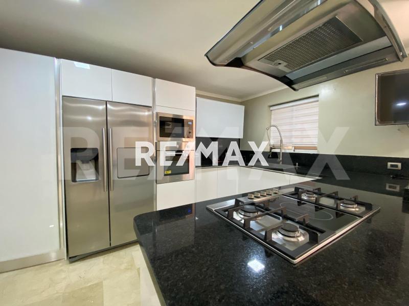 Townhouse en venta en Terranova. Punto Fijo