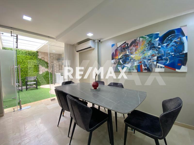 Townhouse en venta en Terranova. Punto Fijo