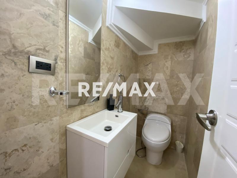 Townhouse en venta en Terranova. Punto Fijo