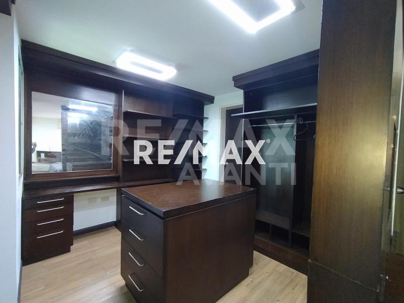 Townhouse en venta en Terranova. Punto Fijo
