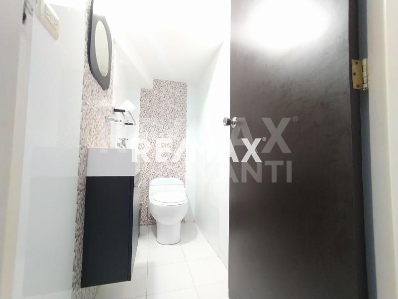 Townhouse en venta en Terranova. Punto Fijo