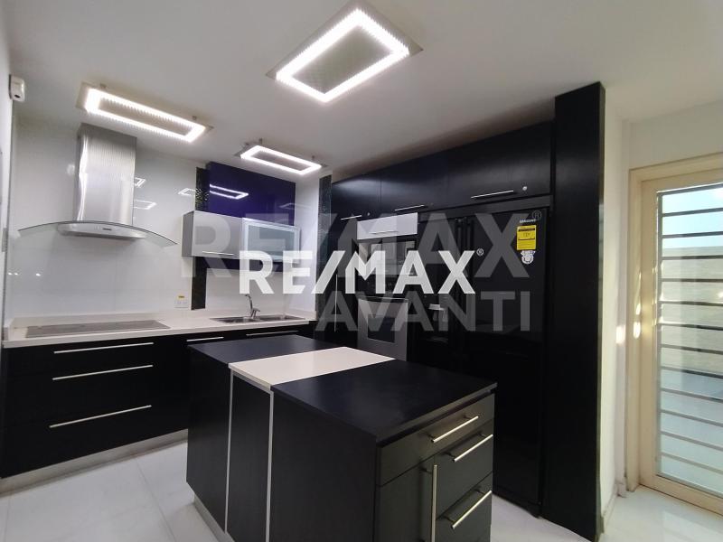 Townhouse en venta en Terranova. Punto Fijo