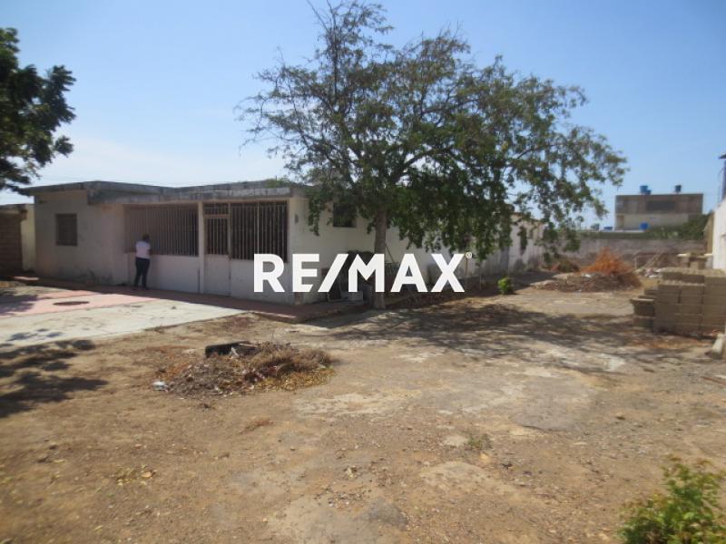 TERRENO EN VENTA, CON BIENECHURÍAS, PUERTA MARAVEN