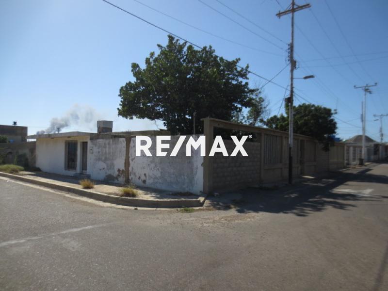 TERRENO EN VENTA, CON BIENECHURÍAS, PUERTA MARAVEN