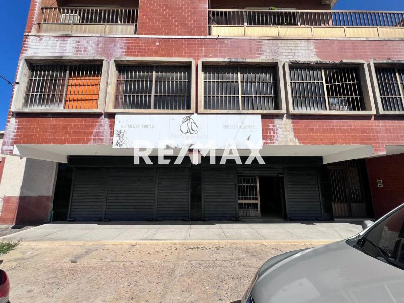 LOCAL COMERCIAL EN ALQUILER. CENTRO PUNTO FIO, CALLE COMERCIO