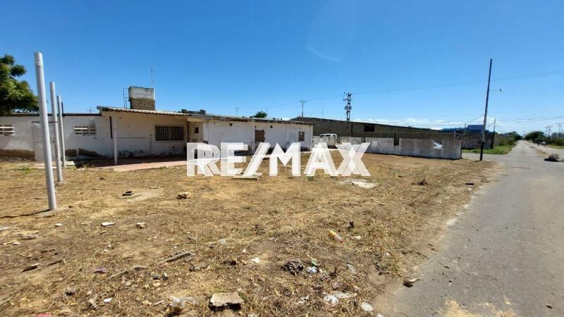 Terreno en Venta, Calle Niquitao, Puerta Maraven.