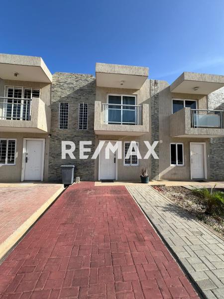 TownHouse en Alquiler Conjunto cerrado Puerta Maraven