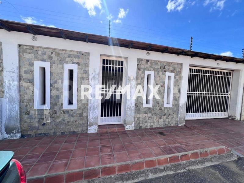 SE VENDE HERMOSA PROPIEDAD. PUERTA MARAVEN URBANIZACION TERRAZAS DEL CARIBE