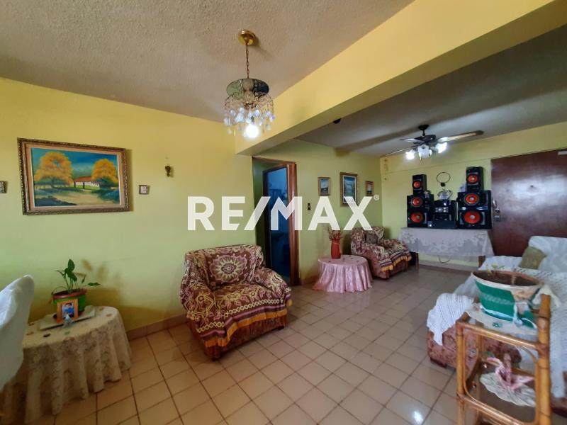 Apartamento en Alquiler, Santa Irene.