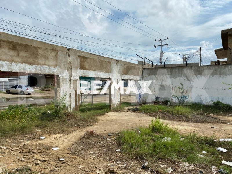 CENTRO COMERCIAL EN VENTA