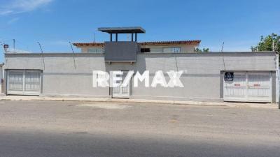 Casa en Venta, Av. Ollarvides, Puerta Maraven.
