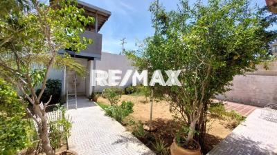 Casa en Venta, Av. Ollarvides, Puerta Maraven.