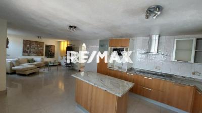 Casa en Venta, Av. Ollarvides, Puerta Maraven.
