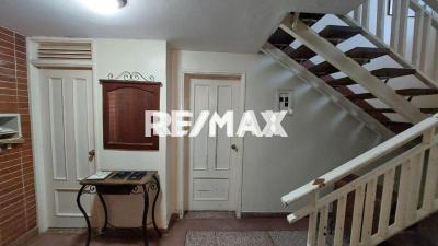 Casa en Venta, Av. Ollarvides, Puerta Maraven.