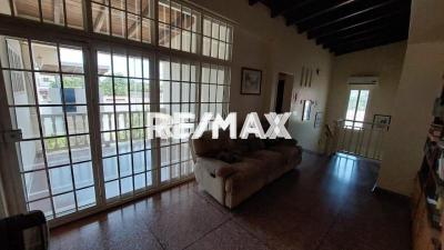 Casa en Venta, Av. Ollarvides, Puerta Maraven.