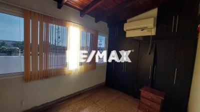 Casa en Venta, Av. Ollarvides, Puerta Maraven.