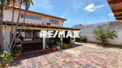 Casa en Venta, Av. Ollarvides, Puerta Maraven.