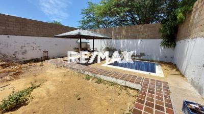 Casa en Venta, Av. Ollarvides, Puerta Maraven.