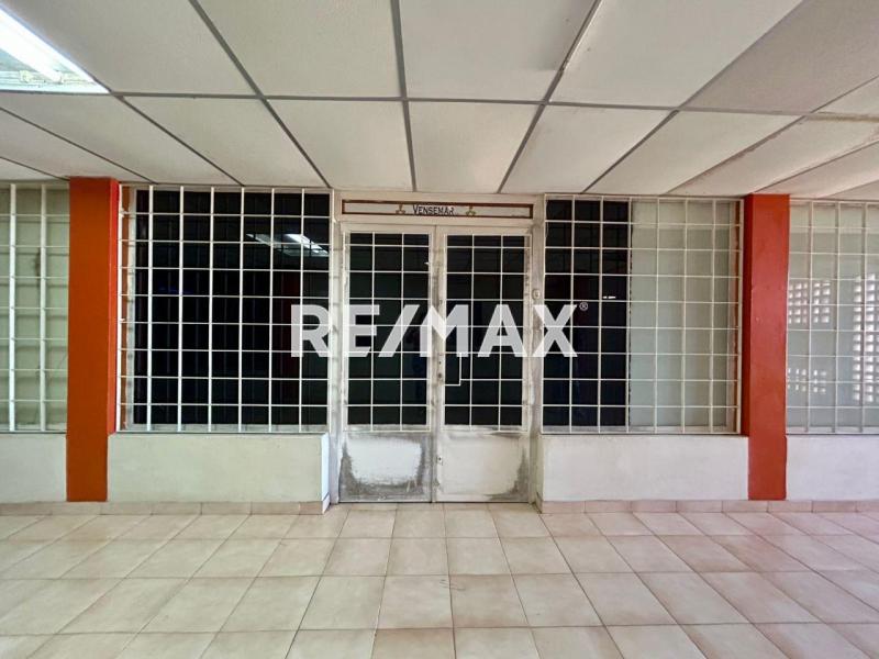 Local Comercial en Comunidad Cardón