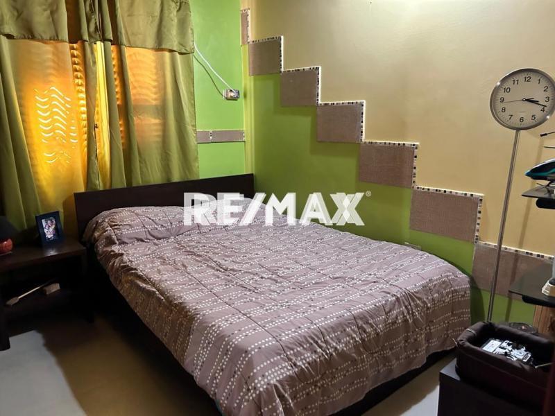 EN VENTA CASA EN URB. EL PLACER