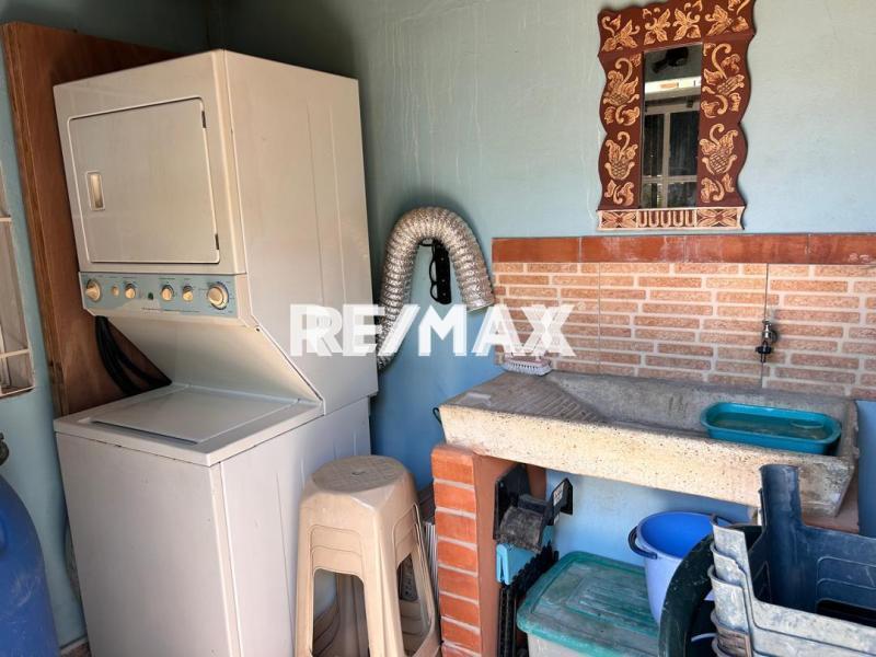 EN VENTA CASA EN URB. EL PLACER