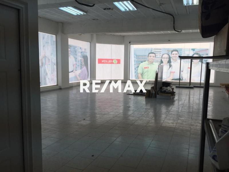 Edificio en Venta, Centro de Punto Fijo.
