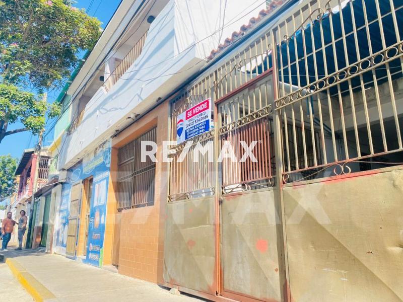 Casa en Venta,  Av. Rafael Gonzalez, Centro de Punto Fijo.