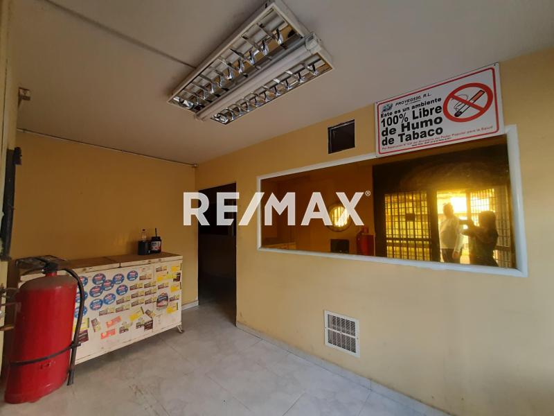 Edificio en Venta, Punto Fijo.
