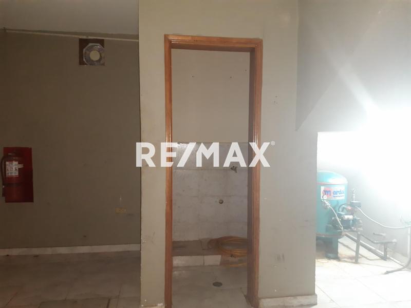 Edificio en Venta, Punto Fijo.