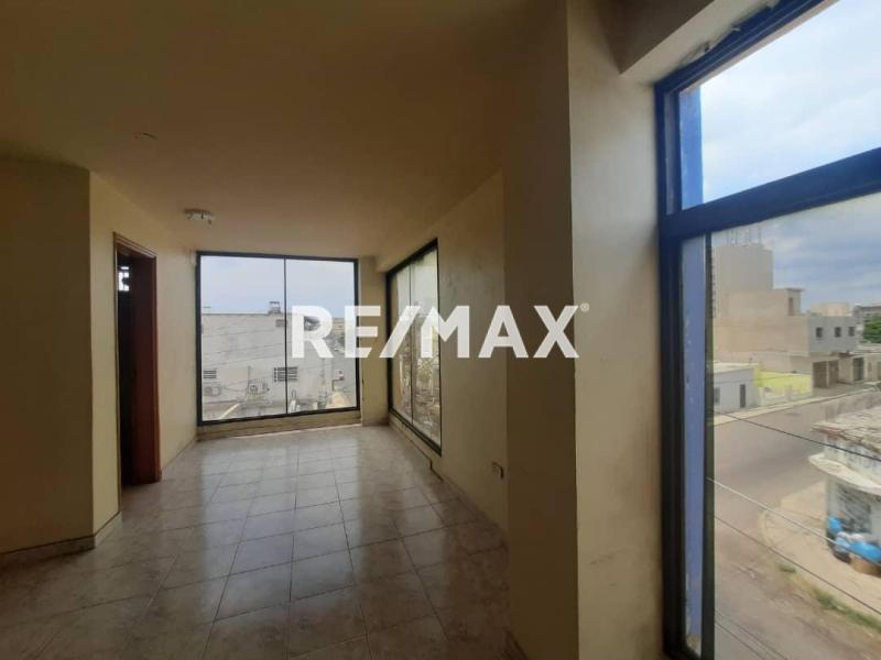 Edificio en Venta, Punto Fijo.
