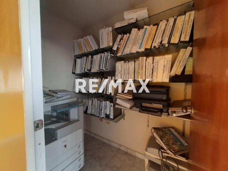 Edificio en Venta, Punto Fijo.