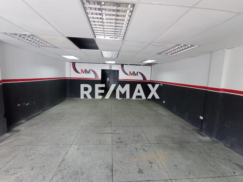 Local En Alquiler Calle Comercio del Centro de Punto Fijo