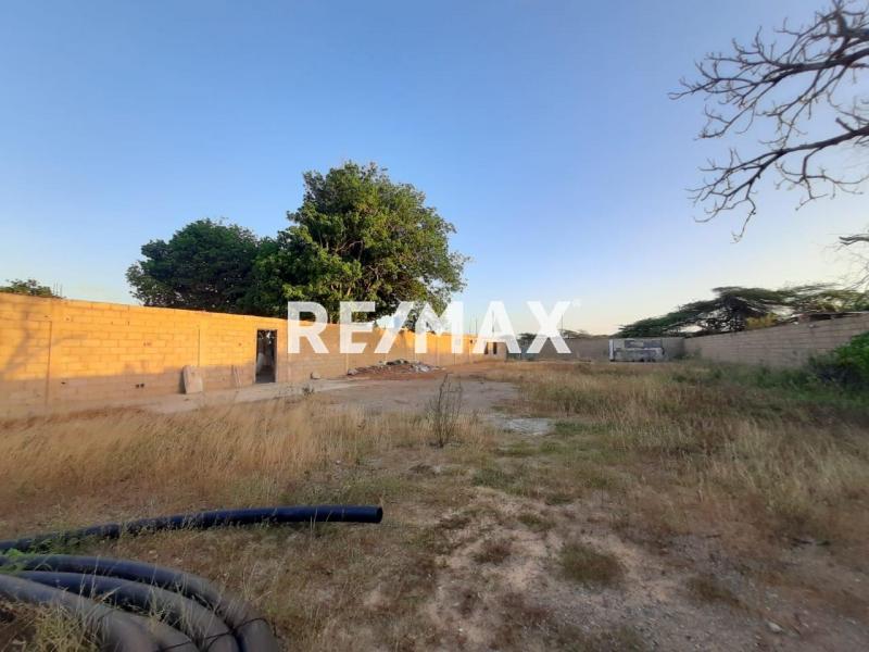 Terreno en Venta, El Cardón.