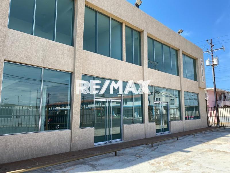 Edificio en Venta, Calle Bolivia con Ayacucho, Centro de Punto Fijo.