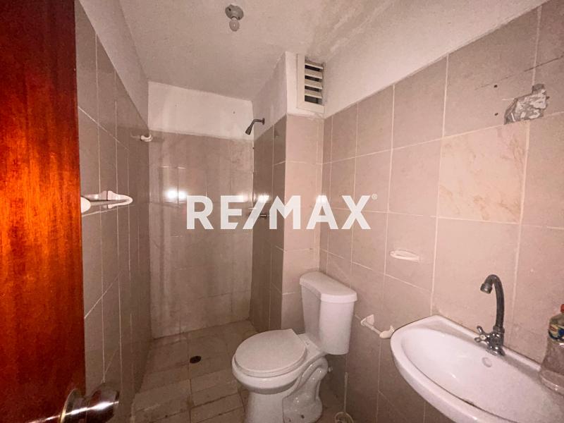Apartamento Semi Amoblado en Venta, Ubicado en Balcones de Paraguana II.