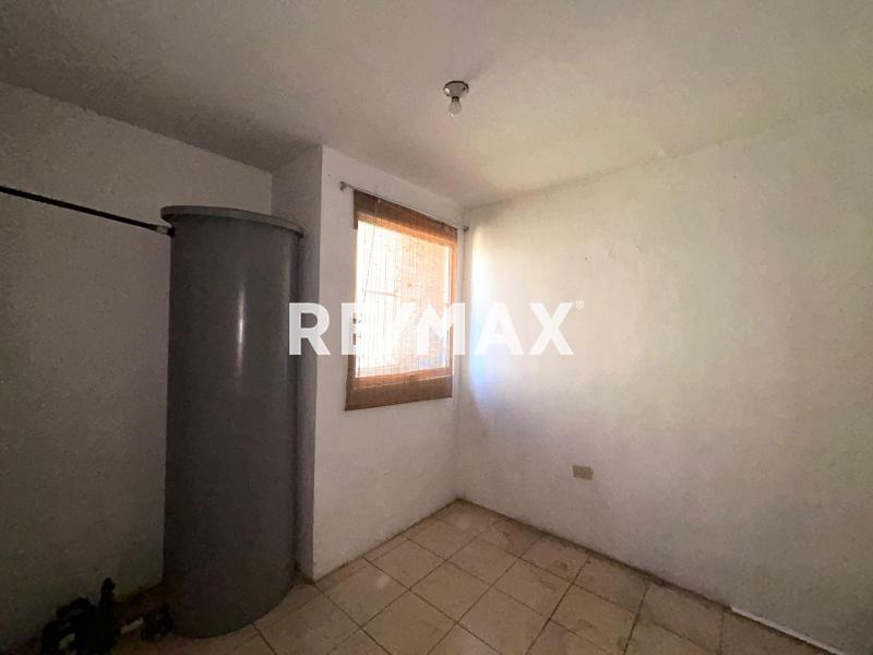 Apartamento Semi Amoblado en Venta, Ubicado en Balcones de Paraguana II.