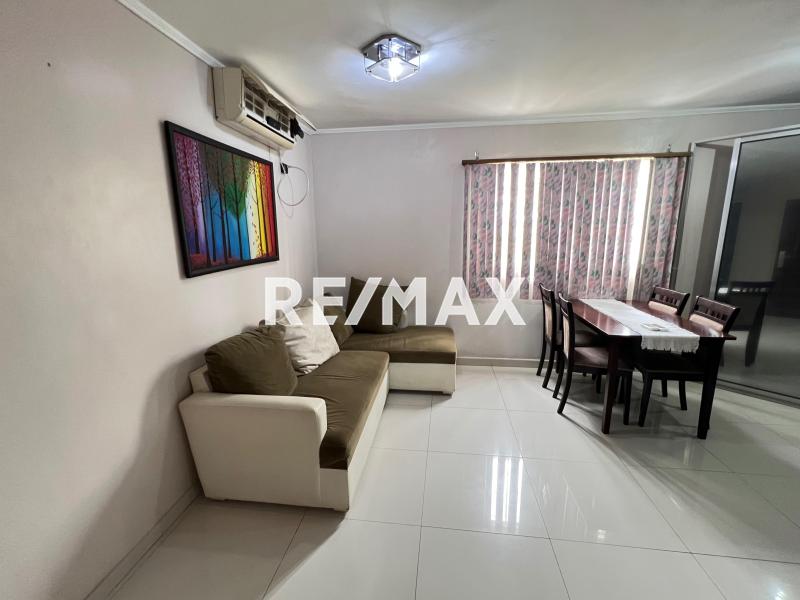 Se vende hermoso apartamento. Guanadito Sur.