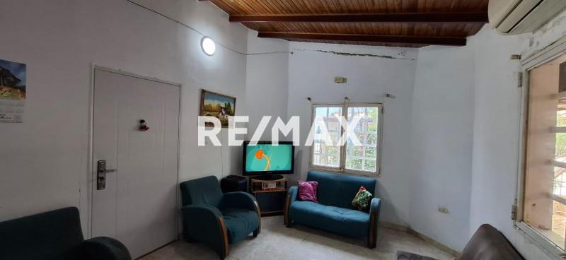 casa  y dos anexos en venta en casco central de Los Taques amoblada y equipada