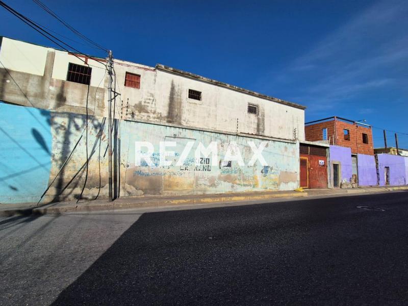 En Venta Edificio Comercial Centro de Punto Fijo