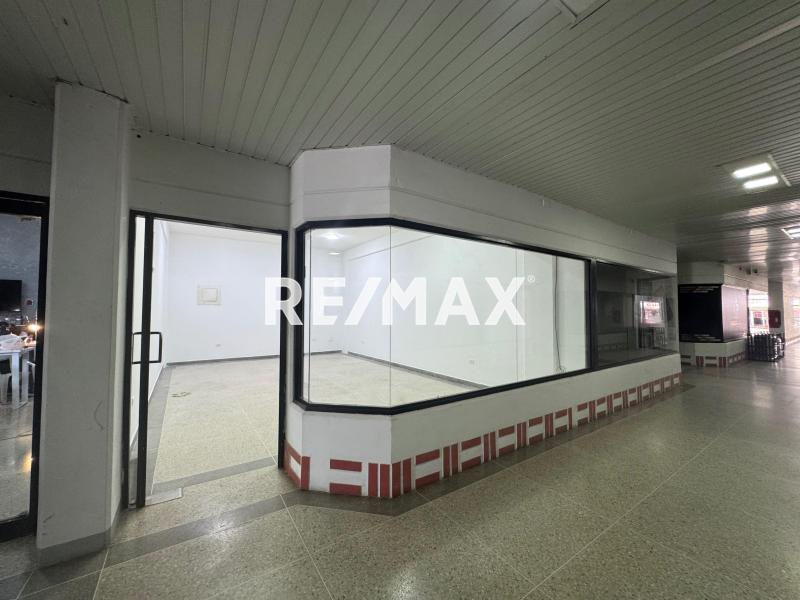 Local Comercial en Alquiler.  Centro de Punto Fijo
