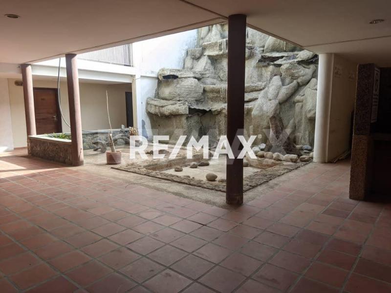 Edificio en Venta, con vista al mar, Urb. Zarabón.