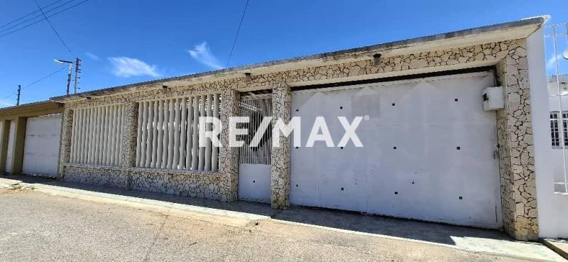 En Venta Casa o TownHouse Calle Doña Emilia, Guaranao, Punto Fijo, Carirubana, Falcón, 4167, VEN