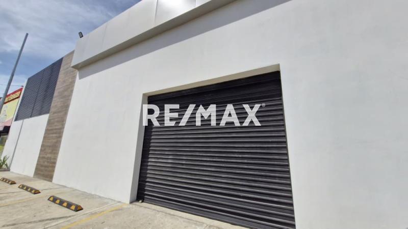 En Venta Local Comercial Avenida Ollarvides, Puerta Maraven, Cardón, Carirubana, Falcón, 4154, VEN