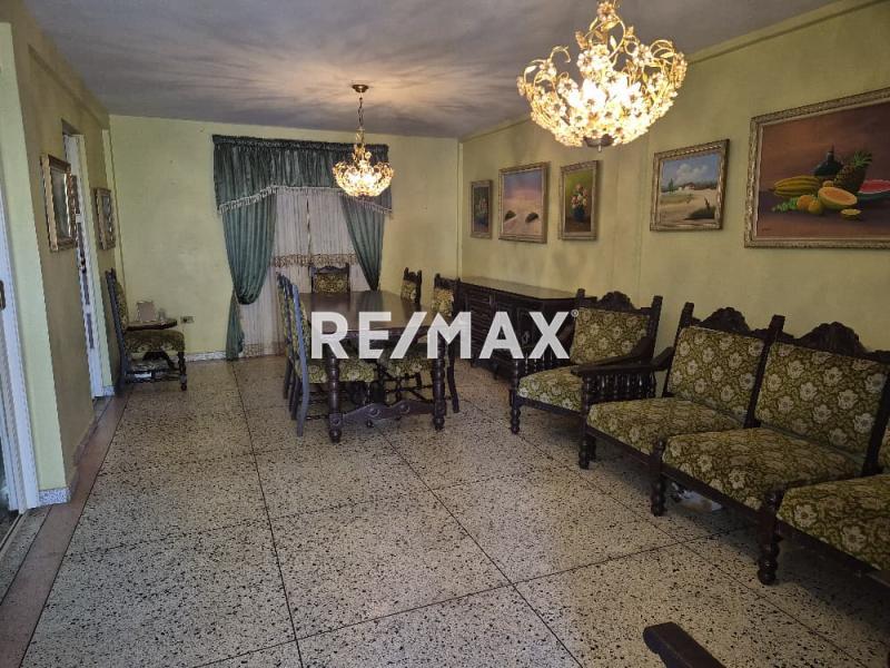 En Venta Casa o TownHouse Santa Irene