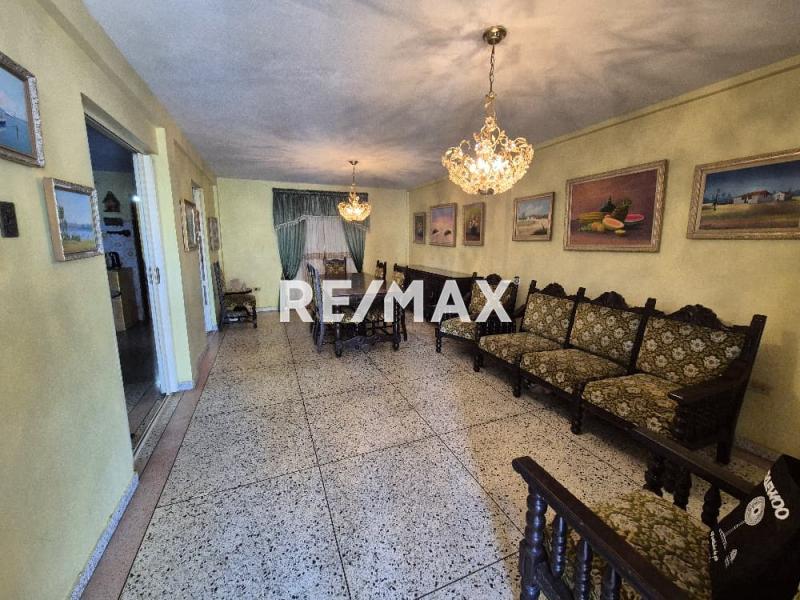 En Venta Casa o TownHouse Santa Irene