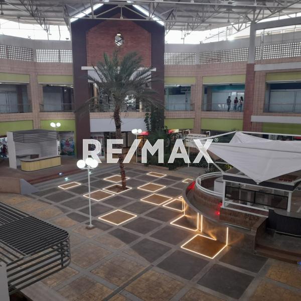 En Venta Local Comercial C.C. Las Virtudes Punto Fijo Estado Falcon